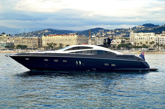 Motor yacht Low Profile